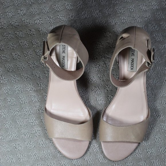 Steve Madden Size 9.5 Neutral Beige Ankle Strap 3.75" Chunky Stacked Heel - Picture 2 of 9